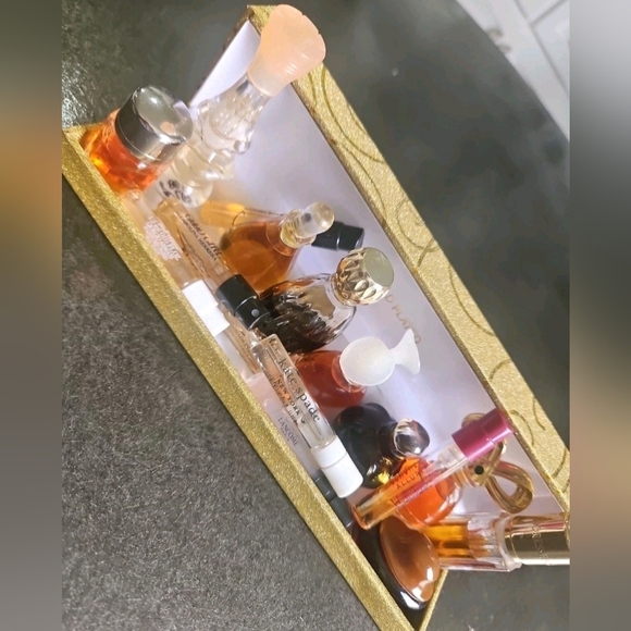 9 Vintage Mini Miniature Perfume Bottles plus 7 spray samples See pictures for f - Picture 2 of 3